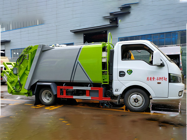 途逸3.5方壓縮垃圾車